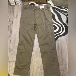 Hollister Cargos